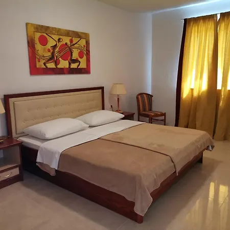 Oliva Garden شقة